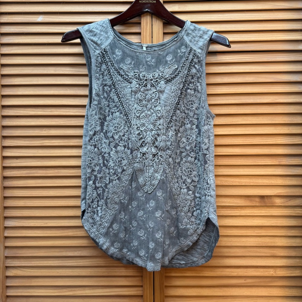 Free People Gray Floral Lace tank top size medium